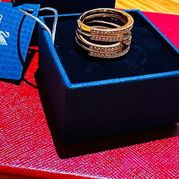 SWAROVSKI RING IN ROSE GOLD - Picture 2 of 7